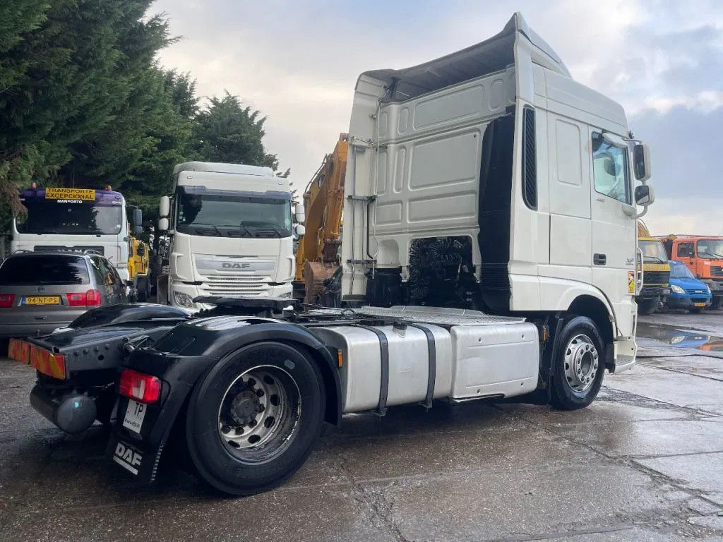 DAF XF 460 4X2 Tractor-unit Spring/Air Retarder DAF XF 106.460 4X2 Tractor-unit Spring/Air Retarder - Tractor: foto 4 DAF XF 460 4X2 Tractor-unit Spring/Air Retarder DAF XF 106.460 4X2 Tractor-unit Spring/Air Retarder - Tractor: foto 4