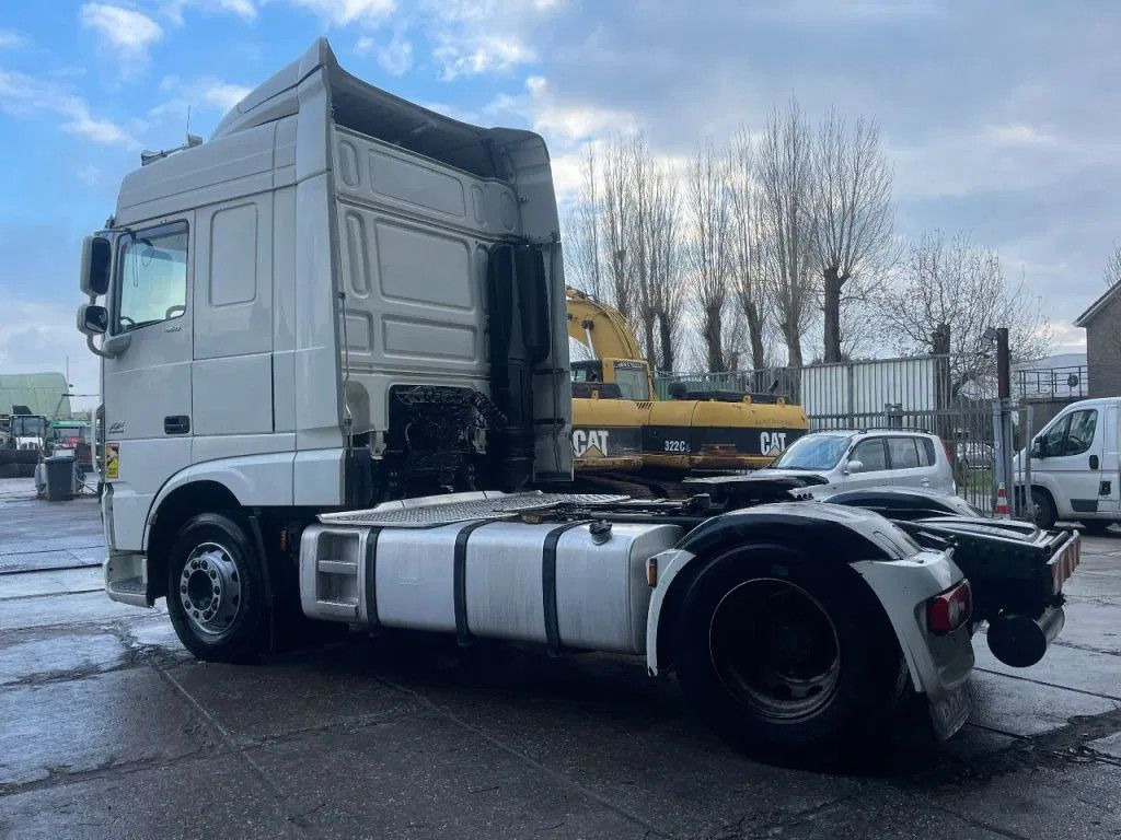 DAF XF 460 4X2 Tractor-unit Spring/Air Retarder DAF XF 106.460 4X2 Tractor-unit Spring/Air Retarder - Tractor: foto 3 DAF XF 460 4X2 Tractor-unit Spring/Air Retarder DAF XF 106.460 4X2 Tractor-unit Spring/Air Retarder - Tractor: foto 3