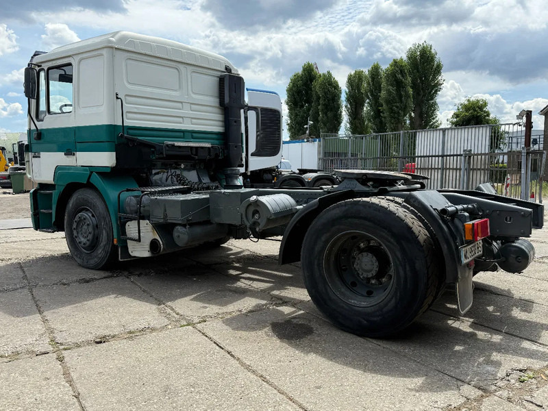 MAN 19.403 4X2 Tractor-unit Spring/Air ZF Manual Gear Low cabine - Tractor: foto 3 MAN 19.403 4X2 Tractor-unit Spring/Air ZF Manual Gear Low cabine - Tractor: foto 3
