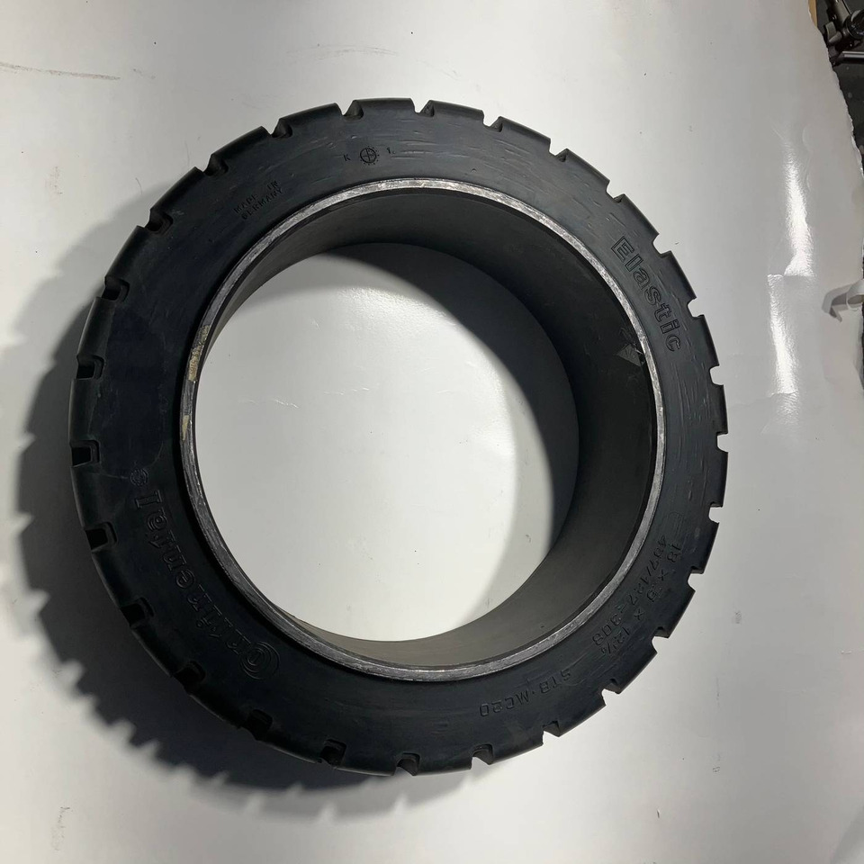 2X Conti 18x5x12 1/8 tyres - Pneu por Equipamento de movimentação: foto 3 2X Conti 18x5x12 1/8 tyres - Pneu por Equipamento de movimentação: foto 3