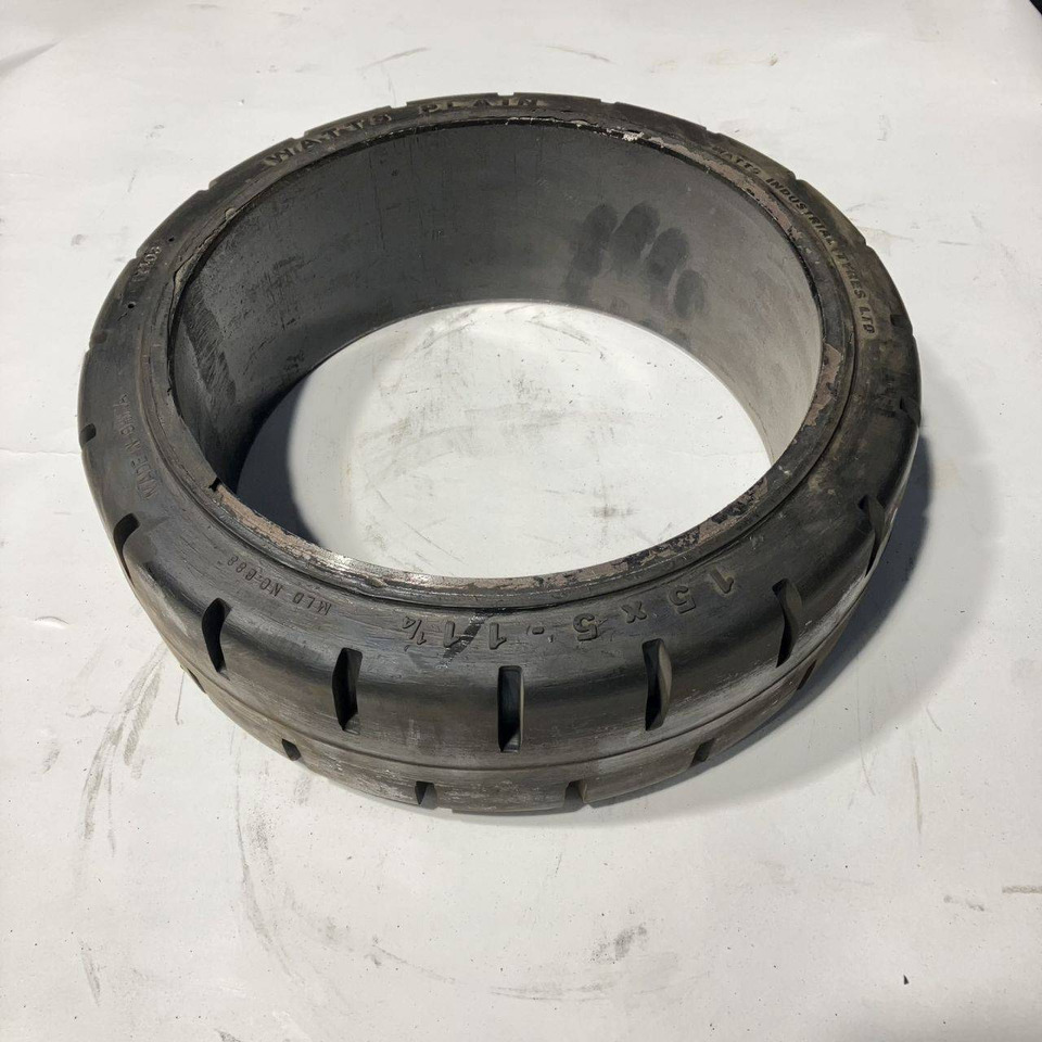 2X Watts 15x5x11 1/4 tyres - Pneu por Equipamento de movimentação: foto 1 2X Watts 15x5x11 1/4 tyres - Pneu por Equipamento de movimentação: foto 1