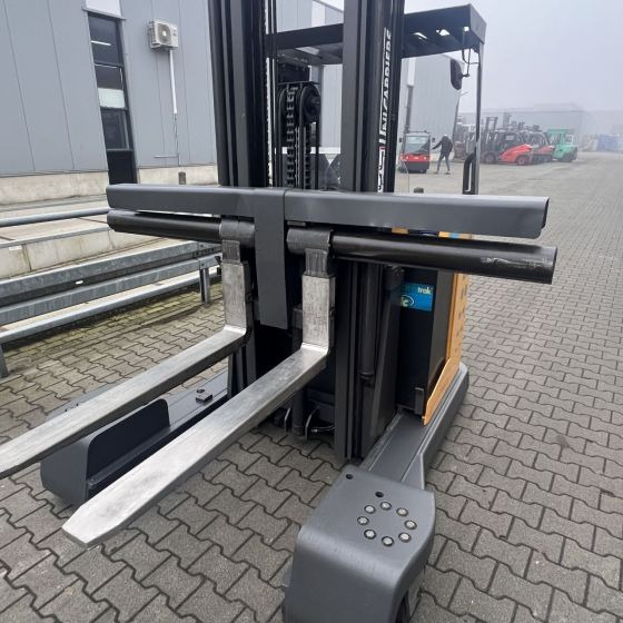 Atlet UFS250DTFVRE585 - Empilhador de 4 vias: foto 4 Atlet UFS250DTFVRE585 - Empilhador de 4 vias: foto 4