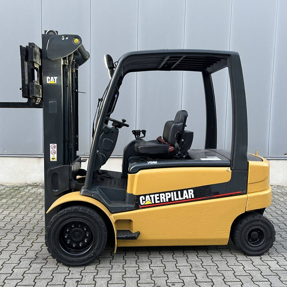Caterpillar EP50 - Empilhadeira elétrica: foto 4 Caterpillar EP50 - Empilhadeira elétrica: foto 4