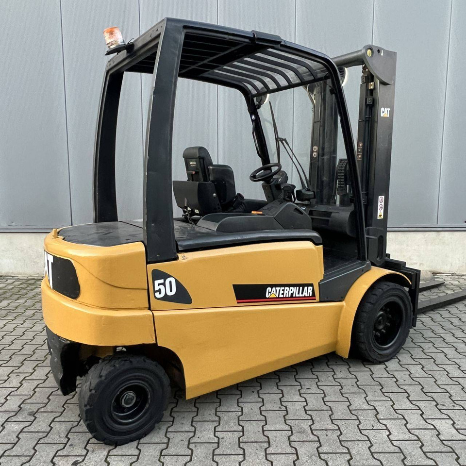 Caterpillar EP50 - Empilhadeira elétrica: foto 5 Caterpillar EP50 - Empilhadeira elétrica: foto 5