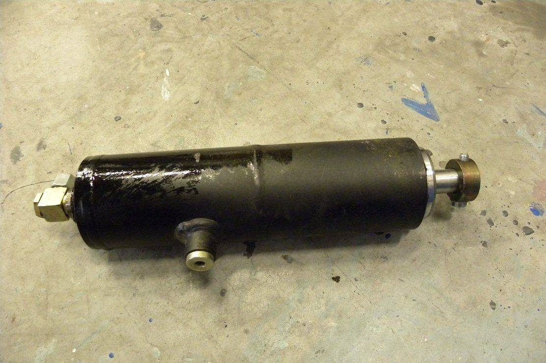 Cylinder , Lift for Jungheinrich ECE 20G - Cilindro hidráulico por Equipamento de movimentação: foto 1 Cylinder , Lift for Jungheinrich ECE 20G - Cilindro hidráulico por Equipamento de movimentação: foto 1