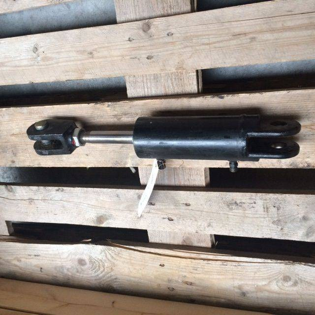 Cylinder, Tilt for Jungheinrich EFG 430 - Cilindro hidráulico por Equipamento de movimentação: foto 2 Cylinder, Tilt for Jungheinrich EFG 430 - Cilindro hidráulico por Equipamento de movimentação: foto 2