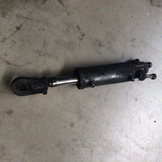 Cylinder Tilt for Linde E30, Series 336-03 - Cilindro hidráulico por Equipamento de movimentação: foto 2 Cylinder Tilt for Linde E30, Series 336-03 - Cilindro hidráulico por Equipamento de movimentação: foto 2