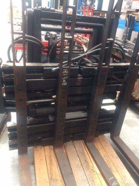 Stabau Double Pallet Handlers with Load Extender - Equipamento: foto 2 Stabau Double Pallet Handlers with Load Extender - Equipamento: foto 2