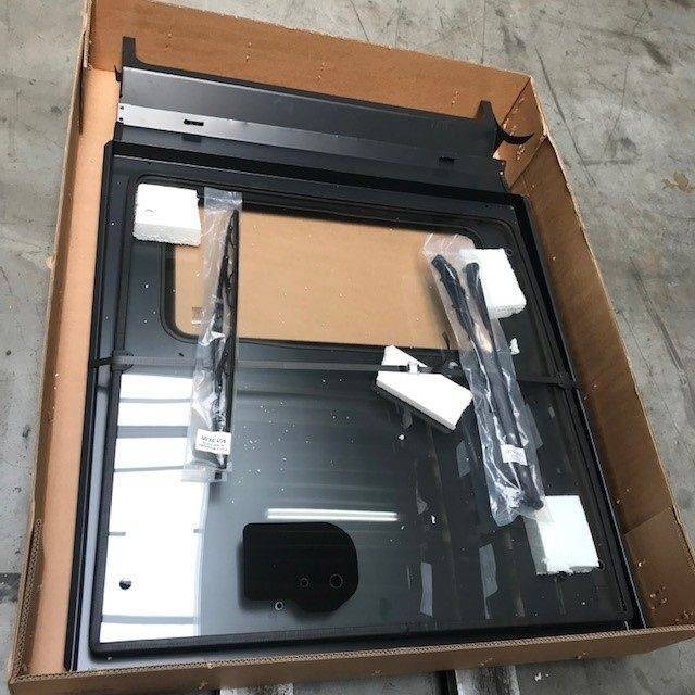FRONT + ROOF PANEL FOR KOMATSU - Vidro e peças por Equipamento de movimentação: foto 2 FRONT + ROOF PANEL FOR KOMATSU - Vidro e peças por Equipamento de movimentação: foto 2