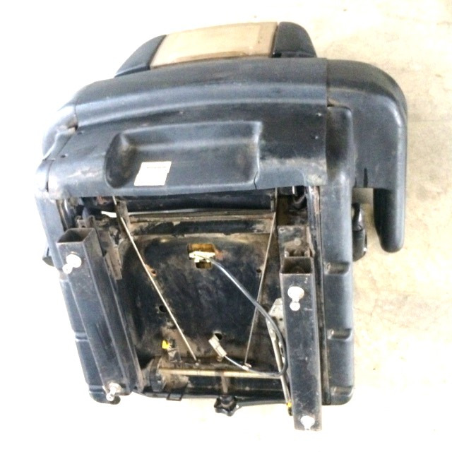 HYSTER seat for forklift - Cabine e interior por Empilhadeira: foto 4 HYSTER seat for forklift - Cabine e interior por Empilhadeira: foto 4