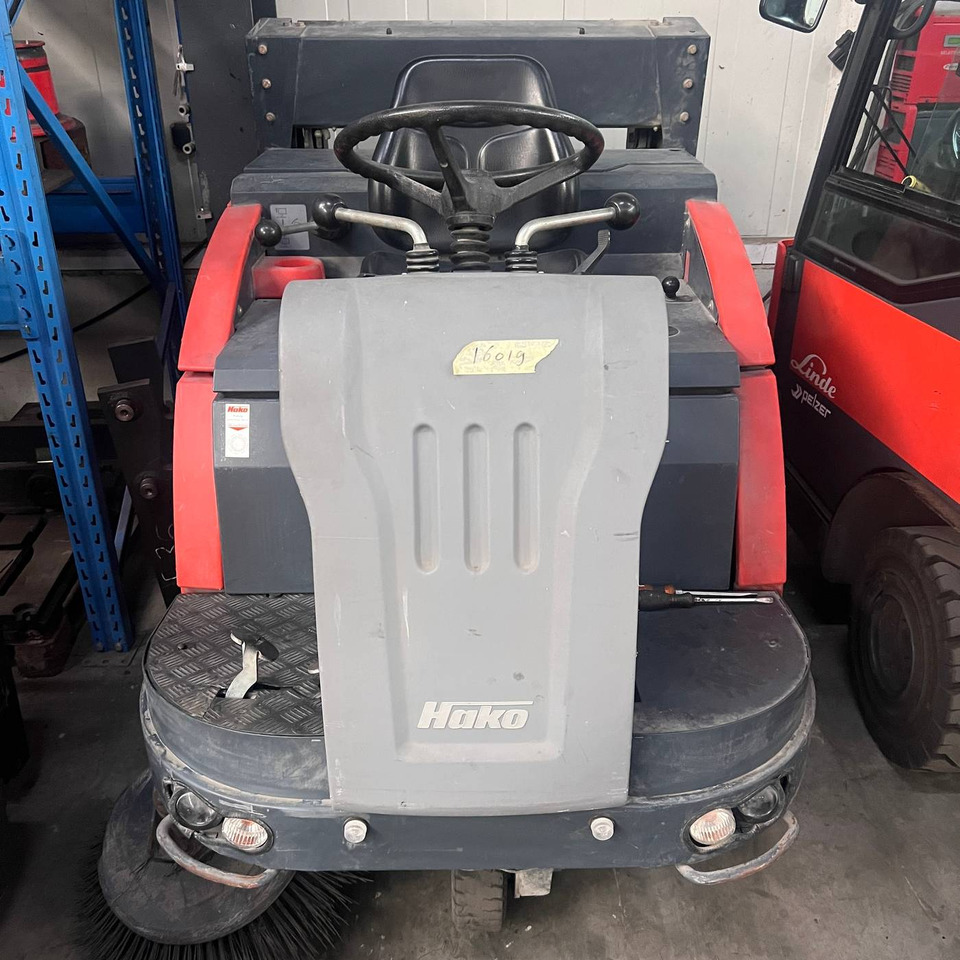 Hako Jonas 1200D - Varredora industrial: foto 1 Hako Jonas 1200D - Varredora industrial: foto 1