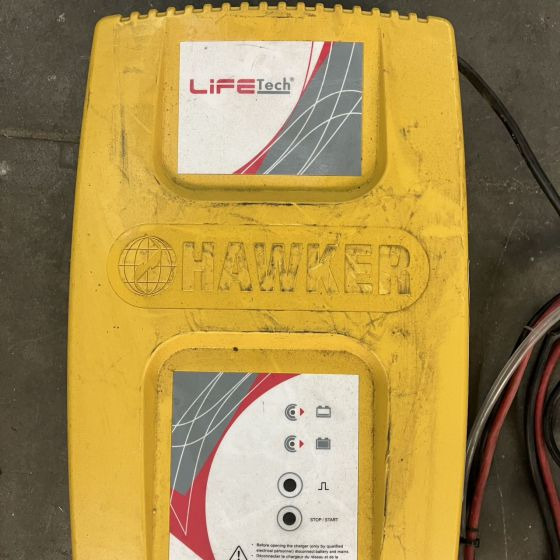 Hawker 24V/60A Life Tech (2) - Sistema elétrico por Equipamento de movimentação: foto 3 Hawker 24V/60A Life Tech (2) - Sistema elétrico por Equipamento de movimentação: foto 3