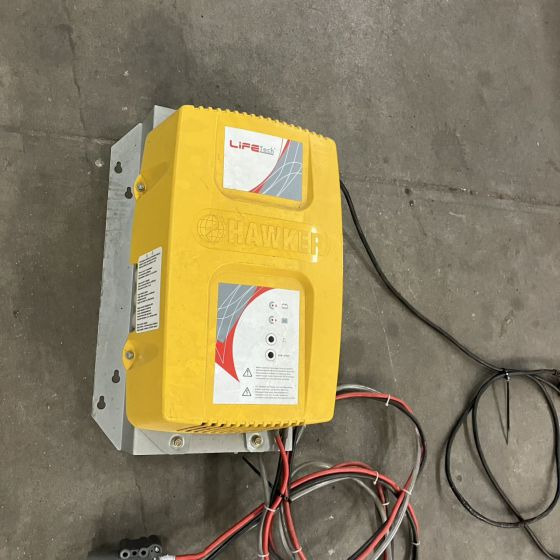 Hawker 24V/80A Life Tech (2) - Sistema elétrico por Equipamento de movimentação: foto 2 Hawker 24V/80A Life Tech (2) - Sistema elétrico por Equipamento de movimentação: foto 2