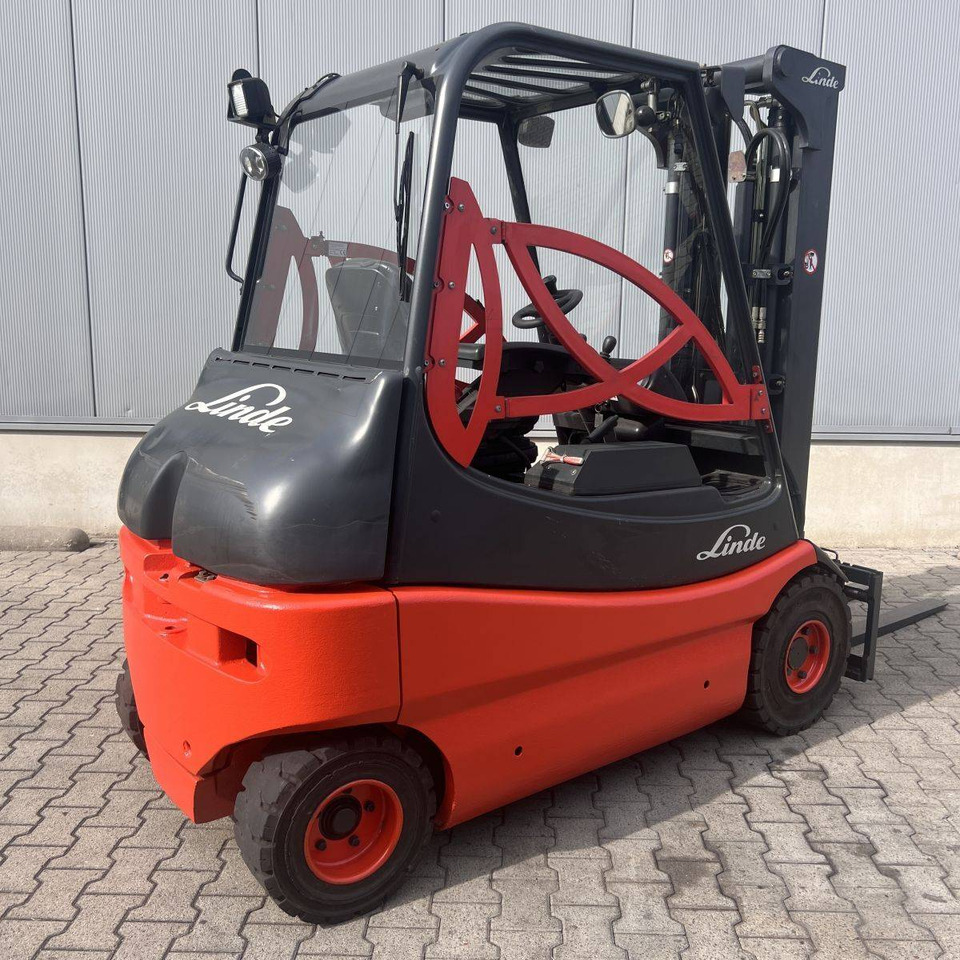 Linde E25S (336-03) - Empilhadeira elétrica: foto 2 Linde E25S (336-03) - Empilhadeira elétrica: foto 2