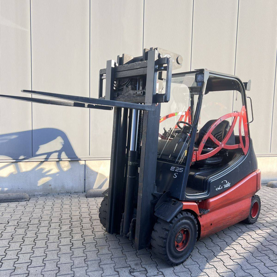 Linde E25S (336-03) - Empilhadeira elétrica: foto 1 Linde E25S (336-03) - Empilhadeira elétrica: foto 1