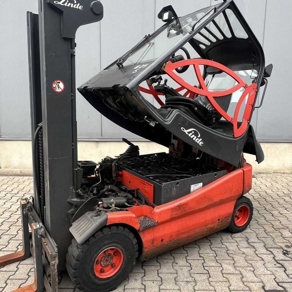 Linde E25S (336-03) - Empilhadeira elétrica: foto 5 Linde E25S (336-03) - Empilhadeira elétrica: foto 5