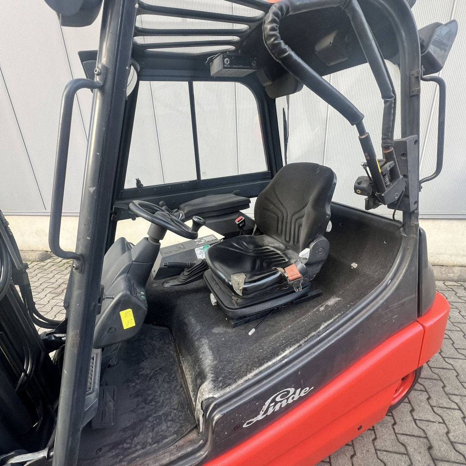 Linde E30 (336-02) - Empilhadeira elétrica: foto 4 Linde E30 (336-02) - Empilhadeira elétrica: foto 4