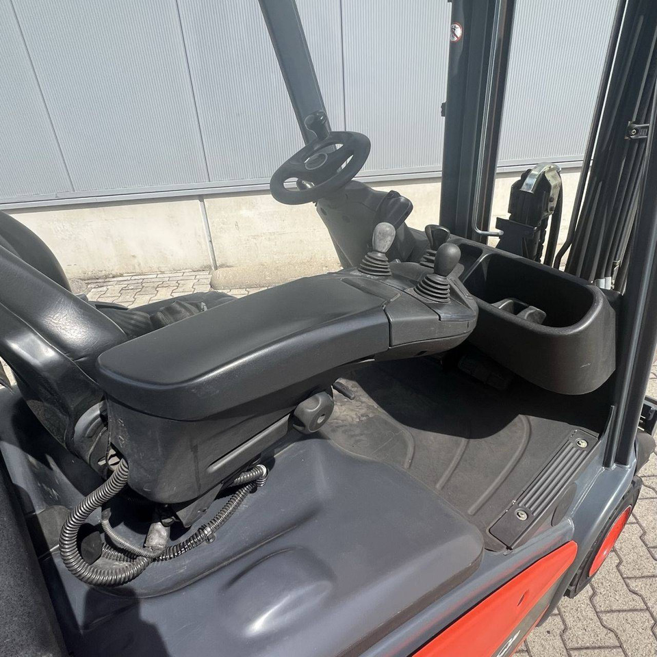 Linde H18T (391-02) EVO - Empilhadeira a gás: foto 3 Linde H18T (391-02) EVO - Empilhadeira a gás: foto 3