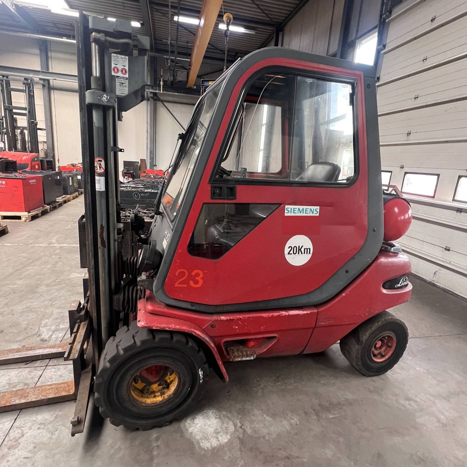 Linde H30T (351) - Empilhadeira a gás: foto 1 Linde H30T (351) - Empilhadeira a gás: foto 1