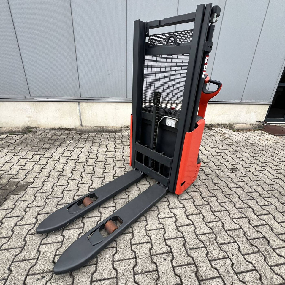 Linde L12 (1172) - Stacker: foto 4 Linde L12 (1172) - Stacker: foto 4