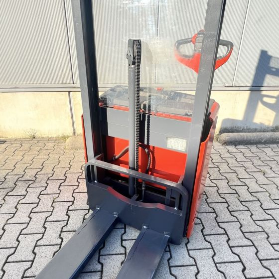 Linde L12 (1172) - Stacker: foto 2 Linde L12 (1172) - Stacker: foto 2
