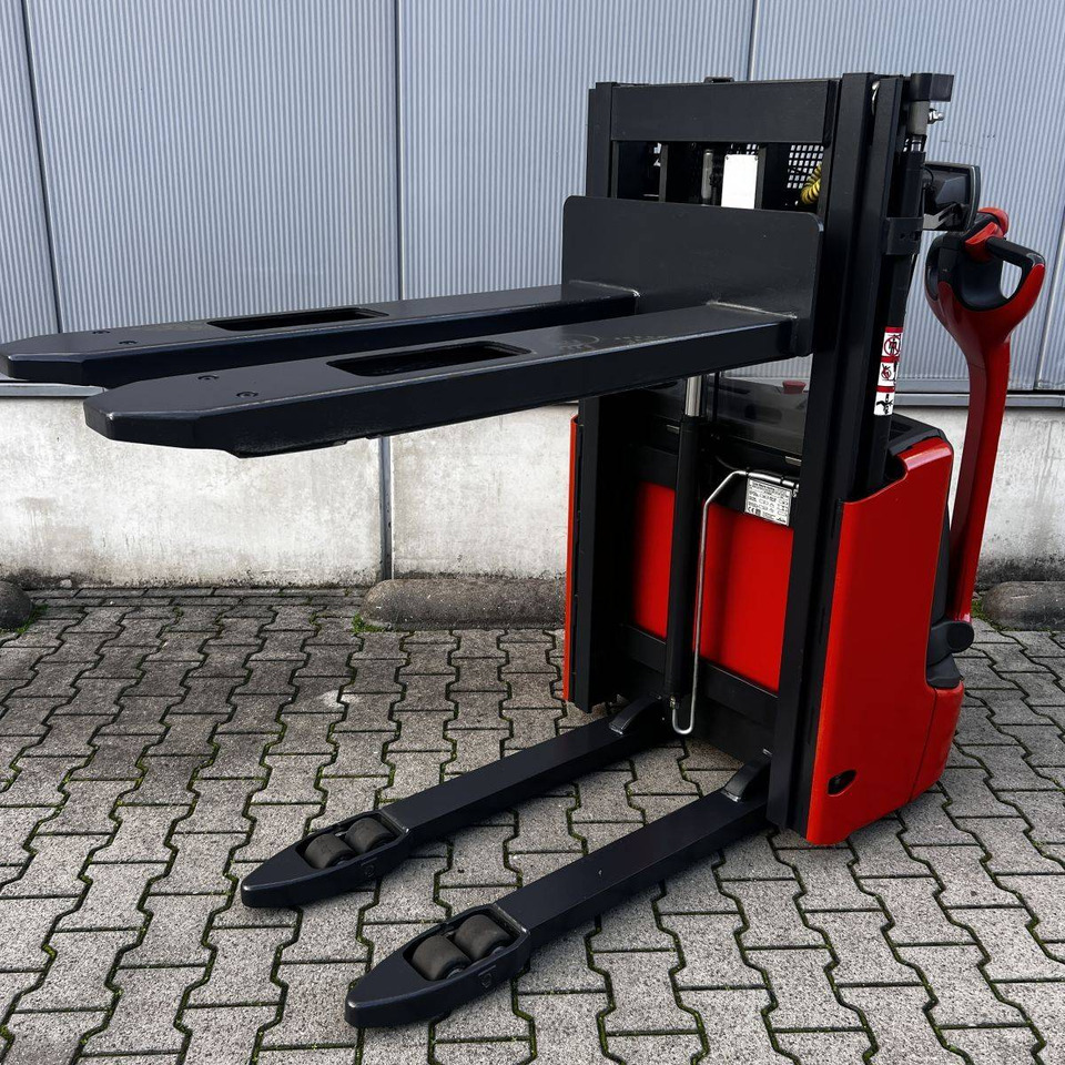 Linde L12 (1172) - Stacker: foto 5 Linde L12 (1172) - Stacker: foto 5