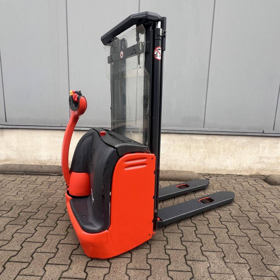 Linde L12 (379) - Stacker: foto 1 Linde L12 (379) - Stacker: foto 1