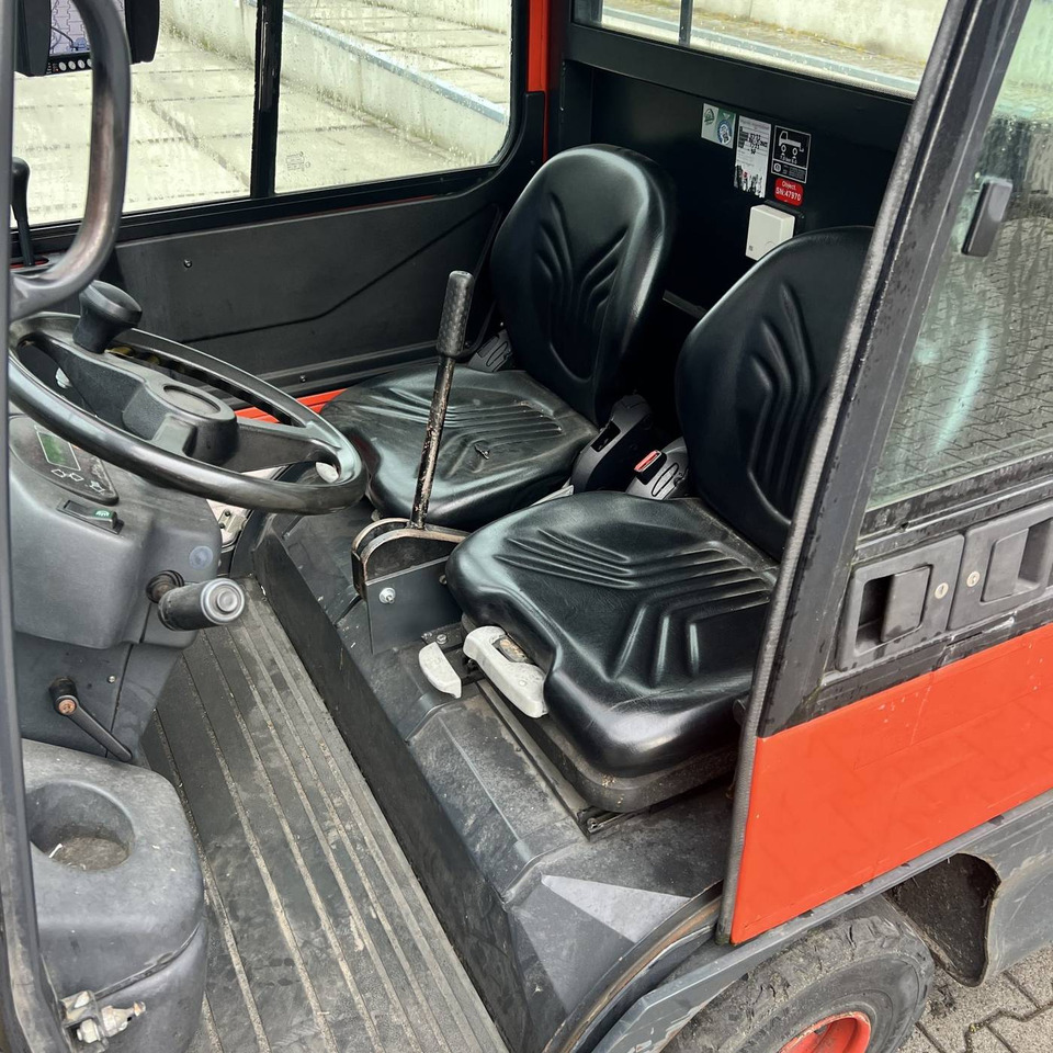 Linde P250 SWB (127) - Trator elétrics: foto 3 Linde P250 SWB (127) - Trator elétrics: foto 3