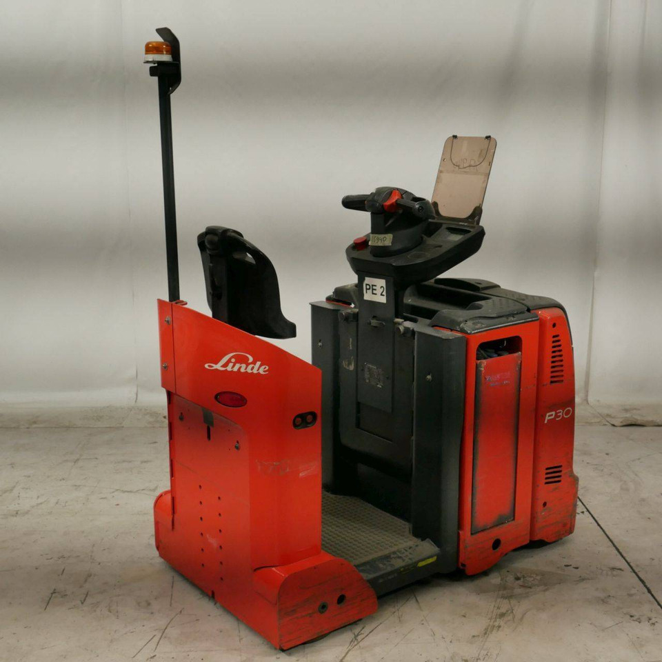 Linde P30C (1190) - Trator elétrics: foto 2 Linde P30C (1190) - Trator elétrics: foto 2
