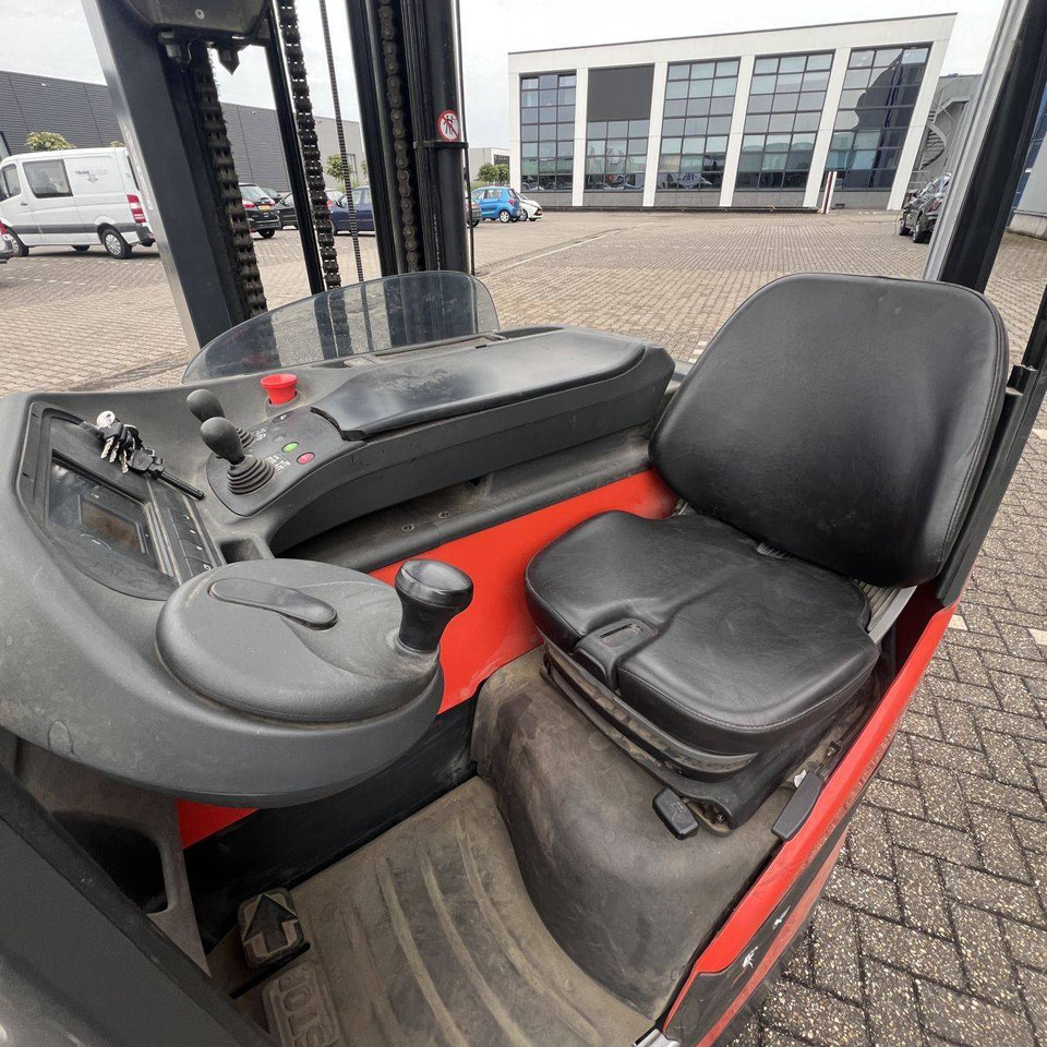 Linde R14 HD (1120) - Empilhador retráctil: foto 4 Linde R14 HD (1120) - Empilhador retráctil: foto 4