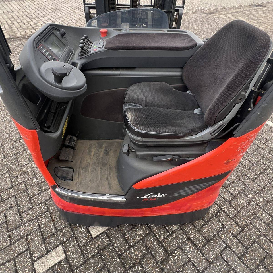 Linde R14HD (1120) - Empilhador retráctil: foto 3 Linde R14HD (1120) - Empilhador retráctil: foto 3