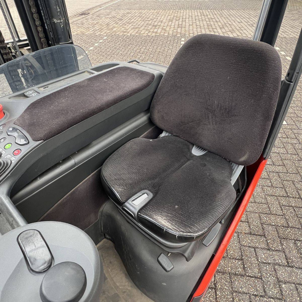 Linde R14HD (1120) - Empilhador retráctil: foto 4 Linde R14HD (1120) - Empilhador retráctil: foto 4