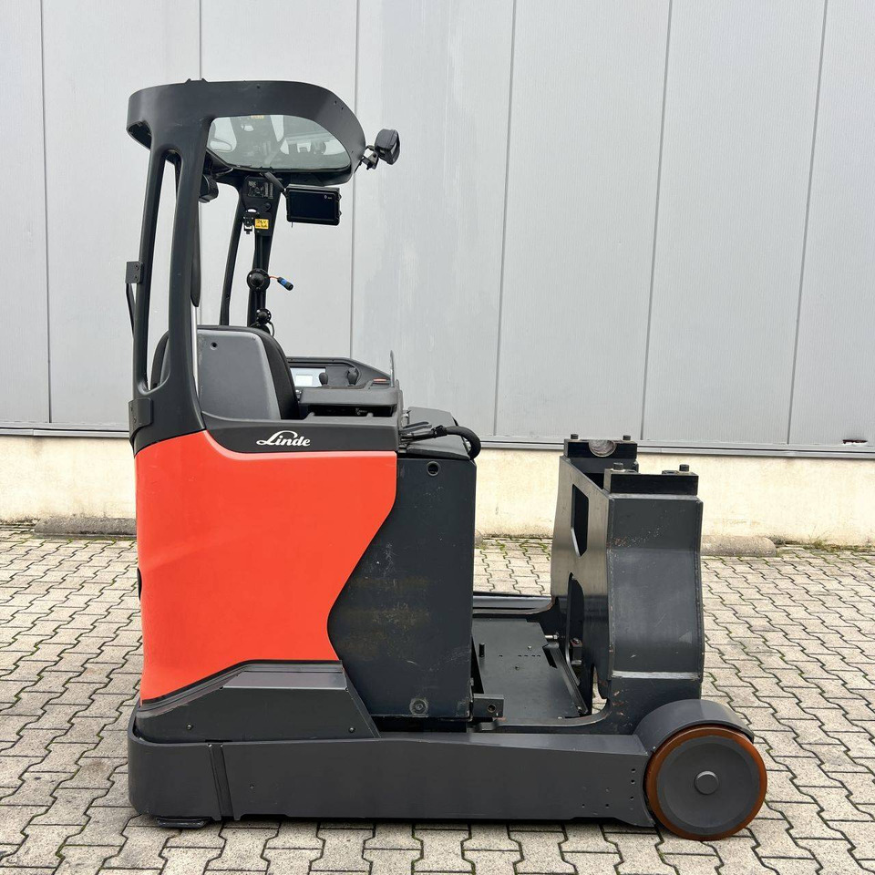 Linde R20W (1120) - Empilhador retráctil: foto 1 Linde R20W (1120) - Empilhador retráctil: foto 1