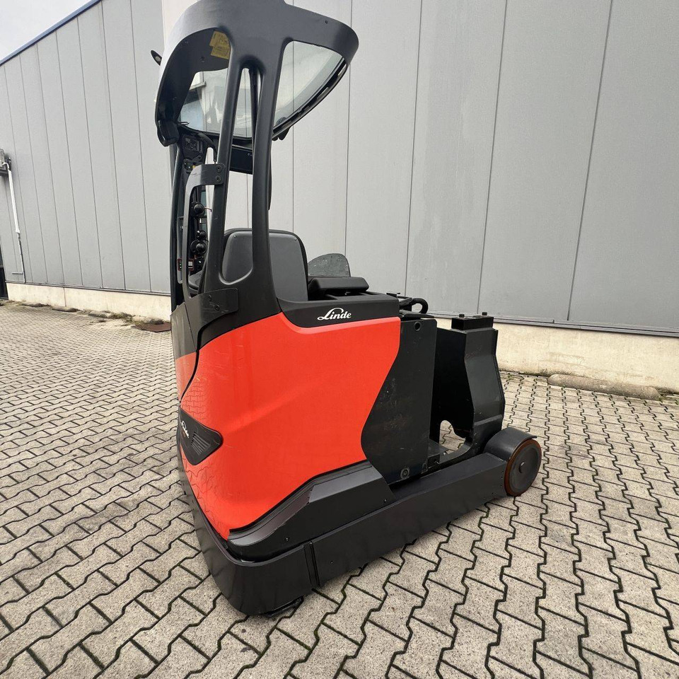 Linde R20W (1120) - Empilhador retráctil: foto 2 Linde R20W (1120) - Empilhador retráctil: foto 2