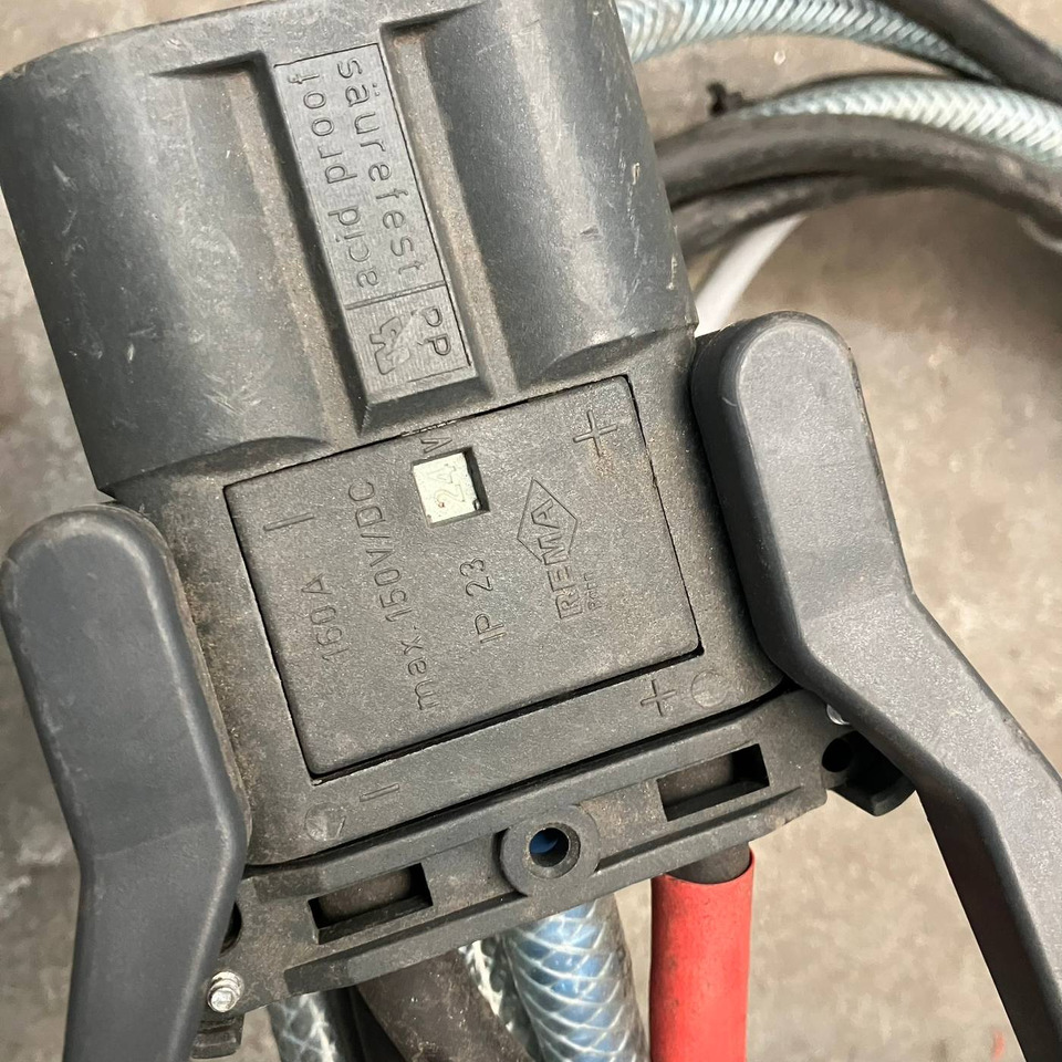 Hawker 24V/80A - Peça de reposição por Equipamento de movimentação: foto 2 Hawker 24V/80A - Peça de reposição por Equipamento de movimentação: foto 2