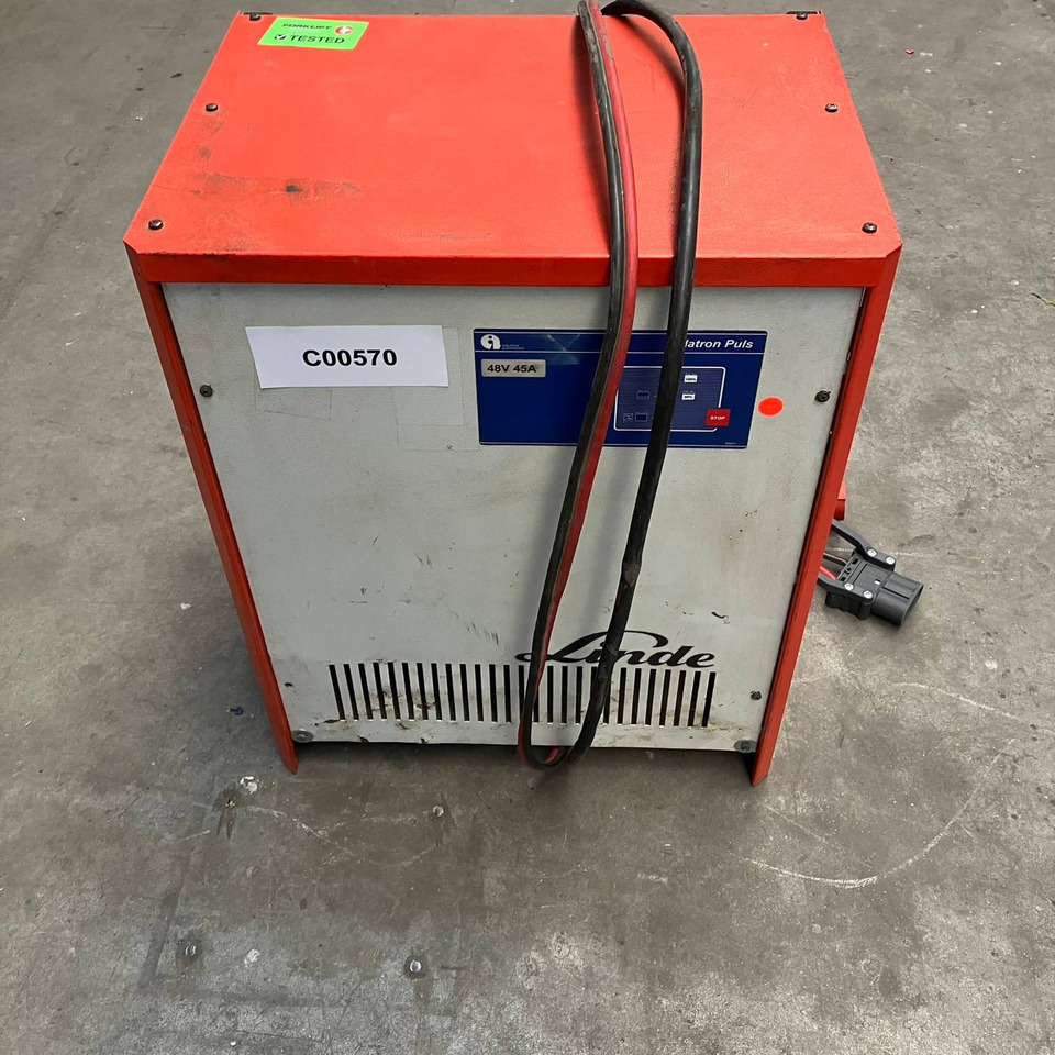 Hawker 48V/45A - Peça de reposição por Equipamento de movimentação: foto 1 Hawker 48V/45A - Peça de reposição por Equipamento de movimentação: foto 1