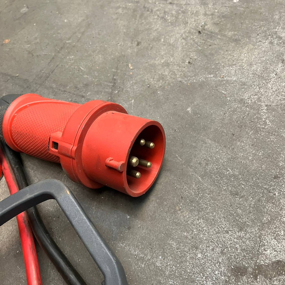 Hawker 48V/45A - Peça de reposição por Equipamento de movimentação: foto 3 Hawker 48V/45A - Peça de reposição por Equipamento de movimentação: foto 3