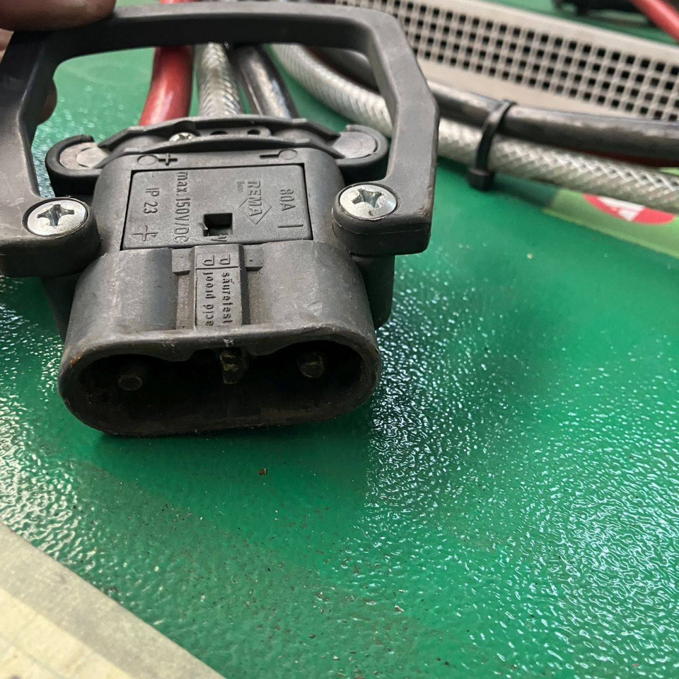 Hoppecke E230 G24/65 B-F15FS Trak power Optimal Charge - Peça de reposição por Equipamento de movimentação: foto 4 Hoppecke E230 G24/65 B-F15FS Trak power Optimal Charge - Peça de reposição por Equipamento de movimentação: foto 4