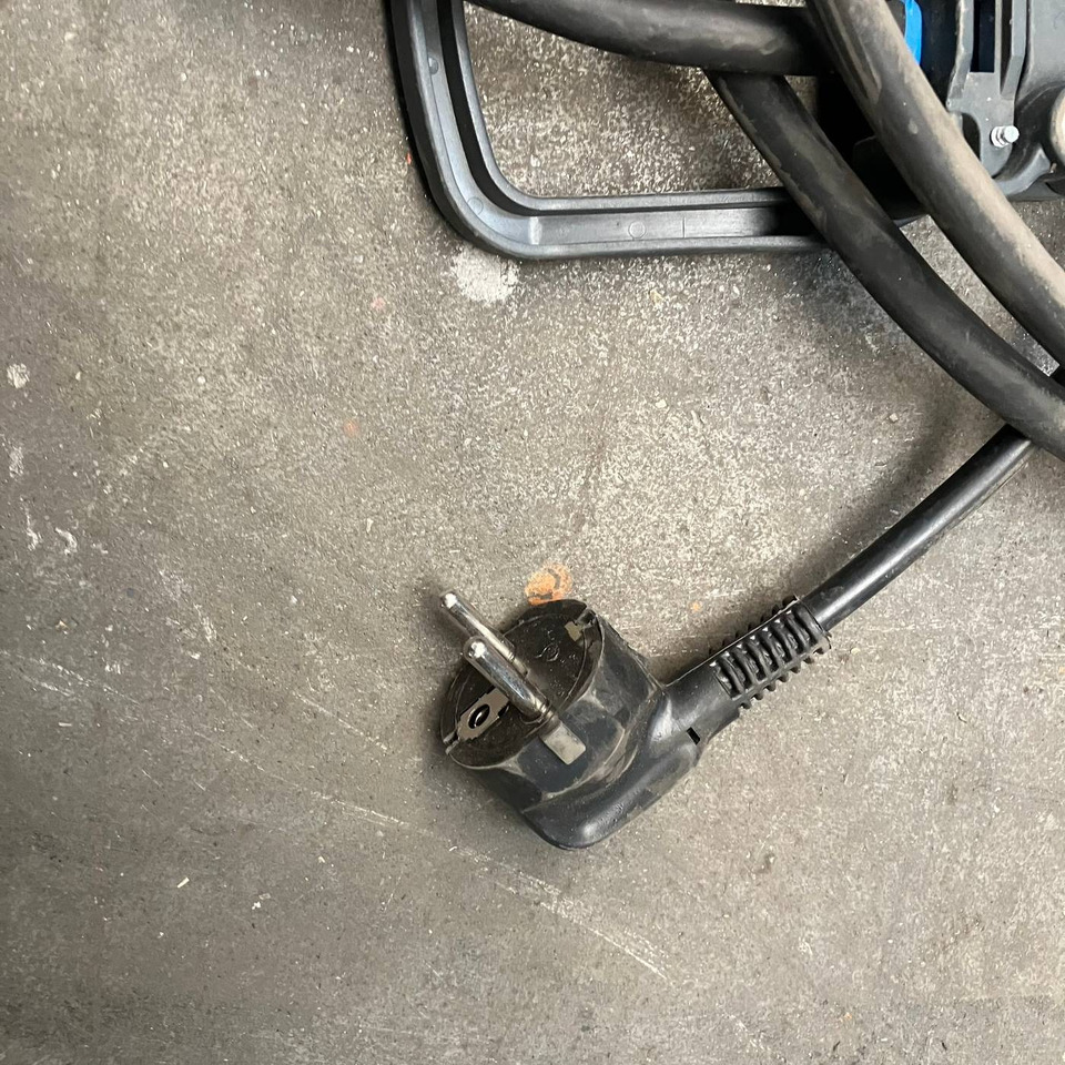 Tricom 24V/70A - Peça de reposição por Equipamento de movimentação: foto 2 Tricom 24V/70A - Peça de reposição por Equipamento de movimentação: foto 2