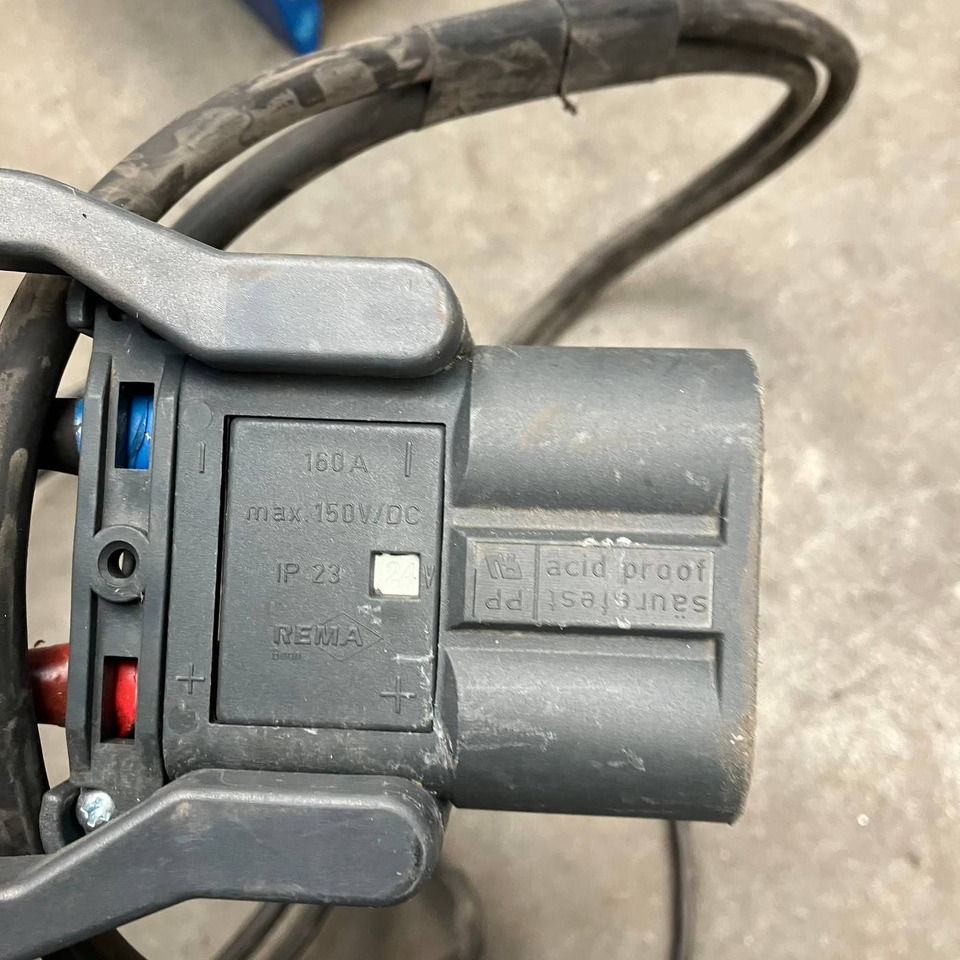 Tricom 24V/70A - Peça de reposição por Equipamento de movimentação: foto 3 Tricom 24V/70A - Peça de reposição por Equipamento de movimentação: foto 3