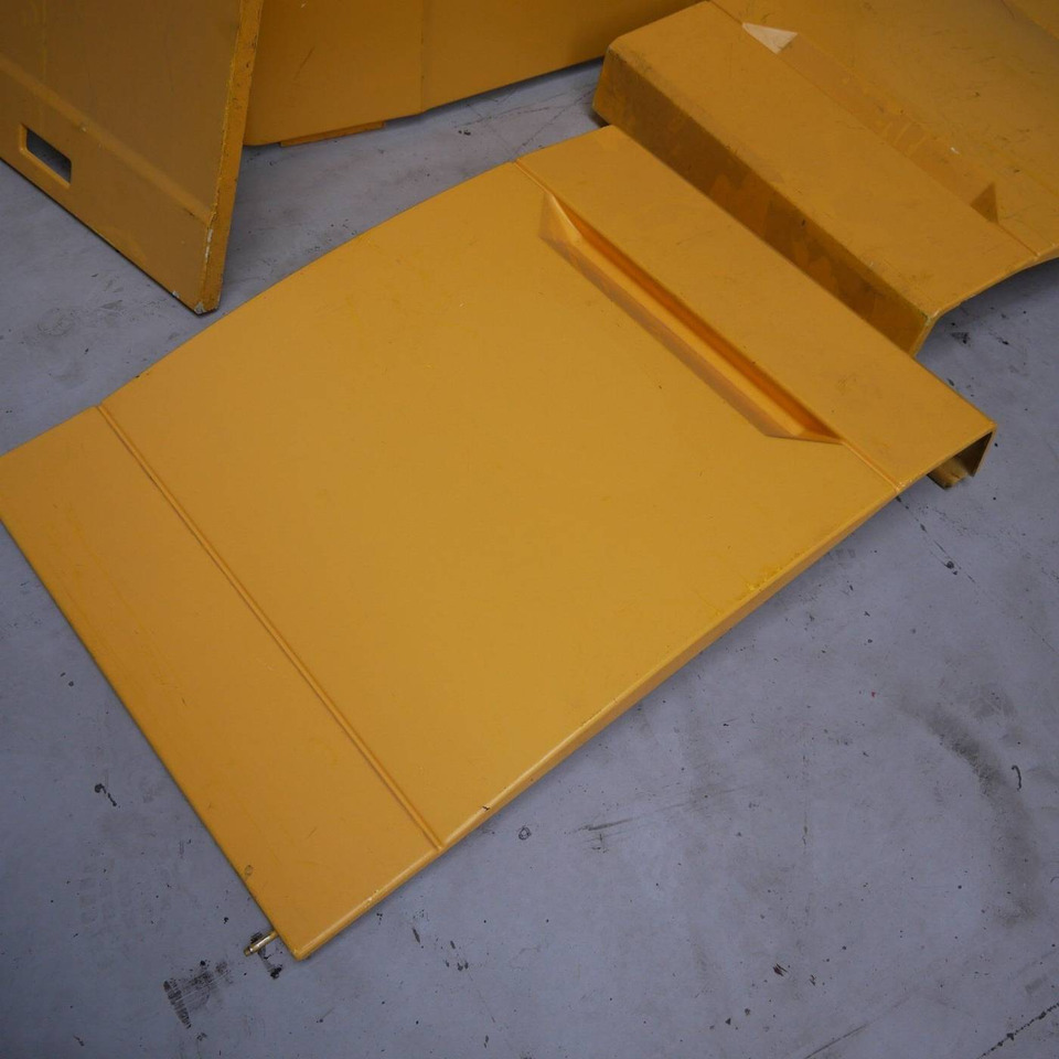 Plastic covers for Dambach, Atlet OMNI 140DCR - Carroceria e exterior por Equipamento de movimentação: foto 4 Plastic covers for Dambach, Atlet OMNI 140DCR - Carroceria e exterior por Equipamento de movimentação: foto 4