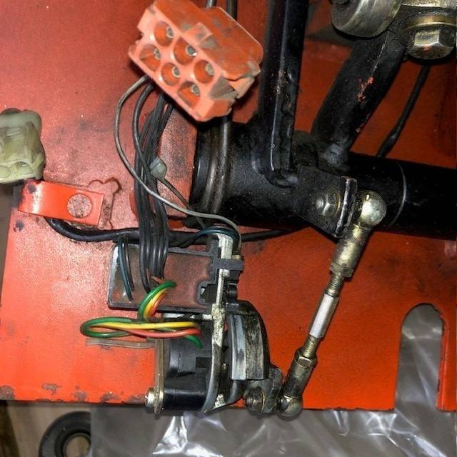 Plate floor for Linde E15-18-02, Series 322 - Pedal por Equipamento de movimentação: foto 2 Plate floor for Linde E15-18-02, Series 322 - Pedal por Equipamento de movimentação: foto 2