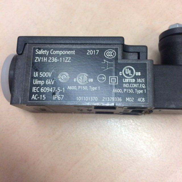 Position switch for Linde series 113/114/115/117 - Comutador de coluna de direção por Equipamento de movimentação: foto 2 Position switch for Linde series 113/114/115/117 - Comutador de coluna de direção por Equipamento de movimentação: foto 2