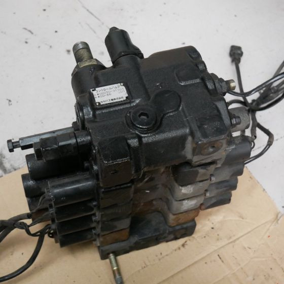 Valve block for Nissan D02 - Válvula hidráulica por Equipamento de movimentação: foto 4 Valve block for Nissan D02 - Válvula hidráulica por Equipamento de movimentação: foto 4