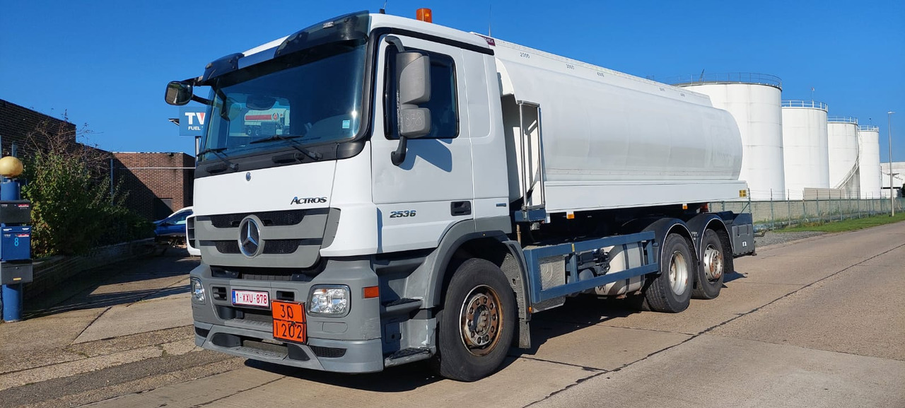 MERCEDES Actros - Caminhão tanque: foto 1 MERCEDES Actros - Caminhão tanque: foto 1