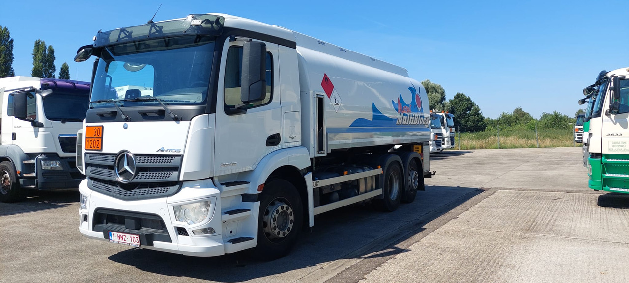 MERCEDES Antos - Caminhão tanque: foto 1 MERCEDES Antos - Caminhão tanque: foto 1