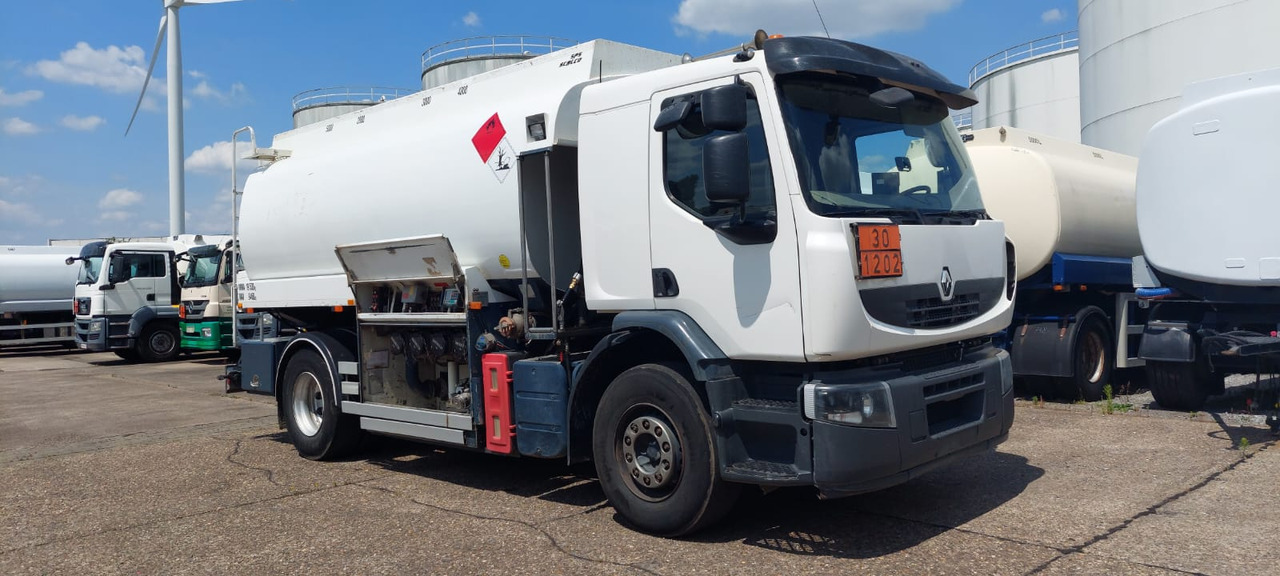 RENAULT - Caminhão tanque: foto 4 RENAULT - Caminhão tanque: foto 4