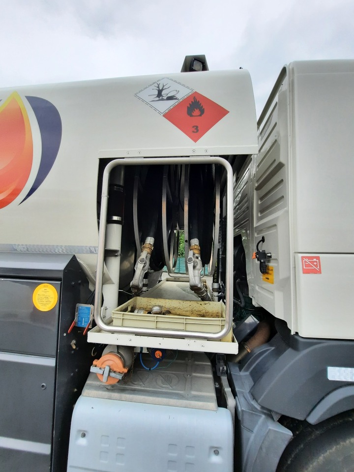 VOLVO FM - Caminhão tanque: foto 2 VOLVO FM - Caminhão tanque: foto 2