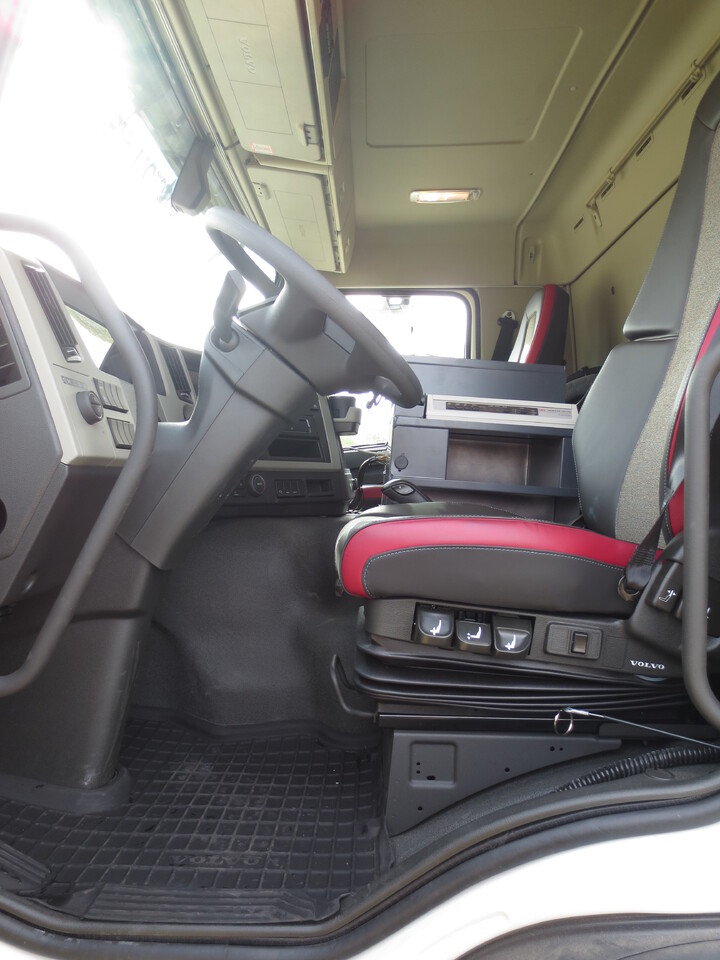 VOLVO FM - Caminhão tanque: foto 5 VOLVO FM - Caminhão tanque: foto 5