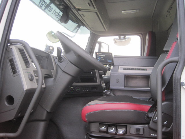 VOLVO FM - Caminhão tanque: foto 3 VOLVO FM - Caminhão tanque: foto 3